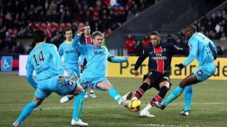 法甲保级生死斗！巴黎FC主场战欧塞尔，谁能抢下救命3分？