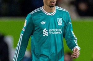 利物浦遭遇英超四连败！斯洛特下课危机加剧