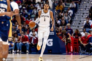 文班亚马29+11+6犯锡安27+10+7 马刺加时战胜鹈鹕