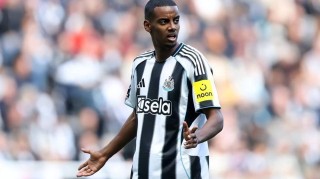 亿元先生“假请假”被识破，纽卡主帅警告无果：利物浦在等待机会