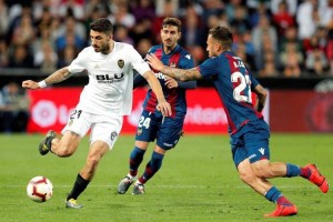 西甲保级生死战！莱万特主场背水一战VS皇家社会客场低迷，1-1平局成救命稻草？