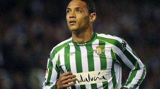 巴西球员奥利维拉：从意甲水货到亚洲养老再重返国家队的传奇经历