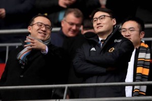 15轮2分！中资球队追平英超最差战绩，主帅公开炮轰，名宿直言：英冠见